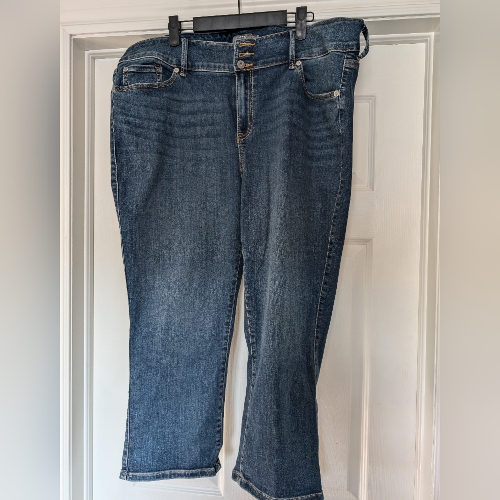 Torrid Crop Jeggings with Faded Indigo Finish